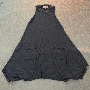 BLACK DRESS W/ POCKETS